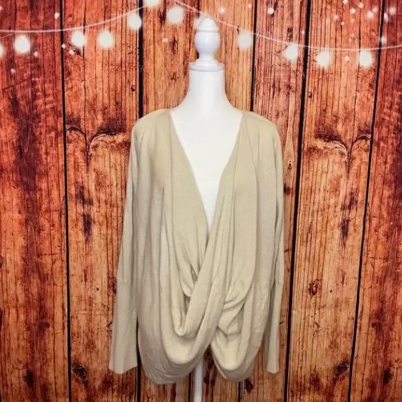 SALE!! Forever 21 cream crossover slouchy sweater women's size Medium FALL! - Picture 1 of 4